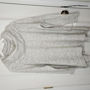 Max Studio woman 1x heathered white gray cowl neck oversized sweater